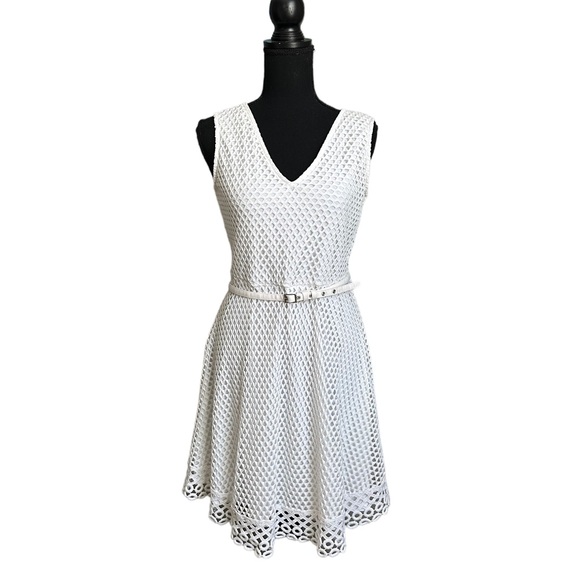 Alfani Dresses & Skirts - Alfani Eyelet White V-neck Sleeveless Belted Dress Size PM